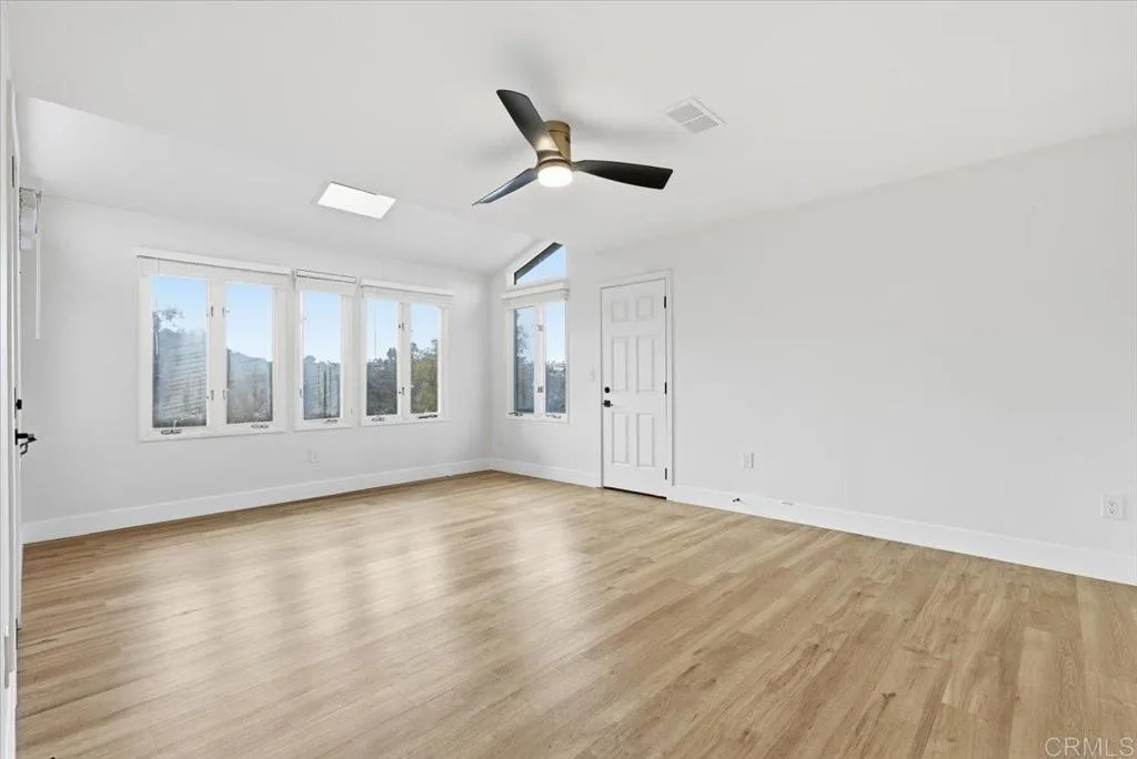 https://cdn.realtyfeed.com/cdn/127/306588326/3cb994d321130b8cfe81b9d738f0b9de.webp