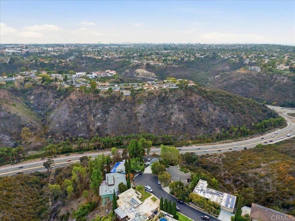 https://cdn.realtyfeed.com/cdn/127/306588326/612b8dd14a0b454e87e8732fc957fa0f.webp