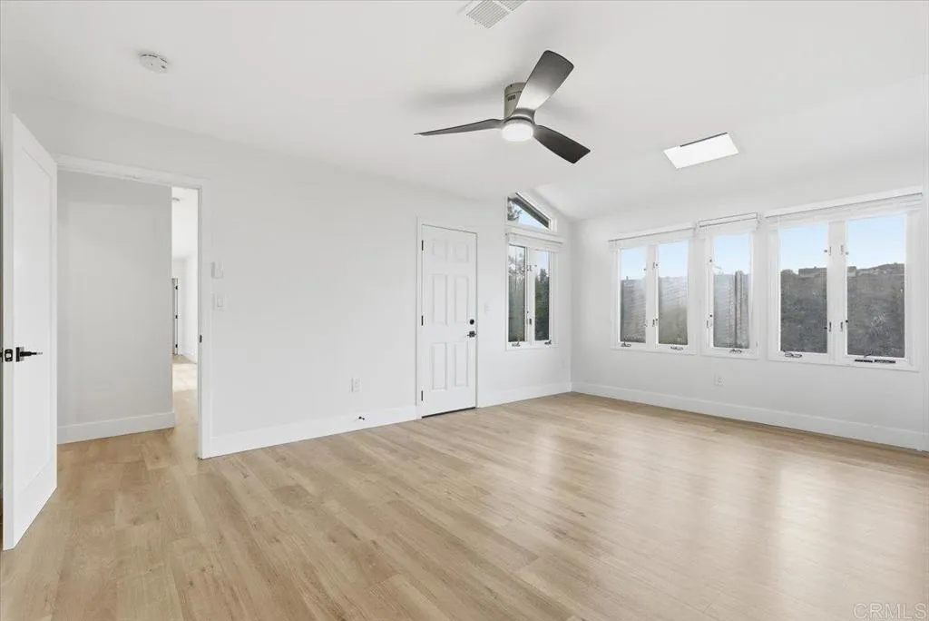 https://cdn.realtyfeed.com/cdn/127/306588326/6d848fb35c93425f31d4373e3f27d079.webp