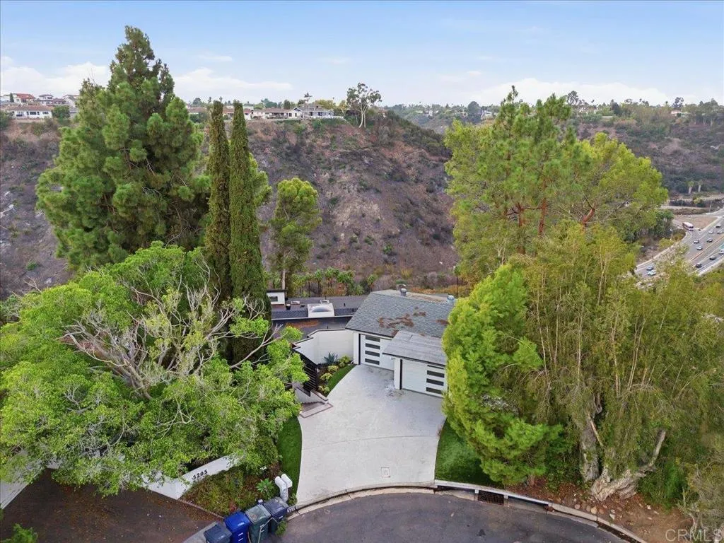 https://cdn.realtyfeed.com/cdn/127/306588326/e1b4101d1421418c92d846262f490088.webp