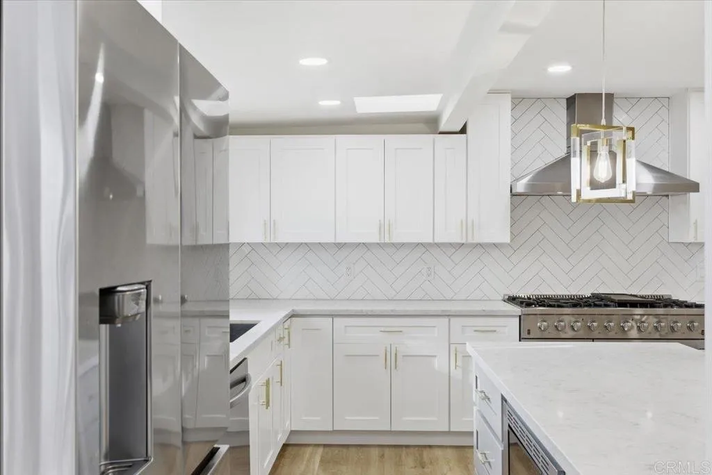 https://cdn.realtyfeed.com/cdn/127/306588326/fa6e887561442203272b74931a7f4a20.webp