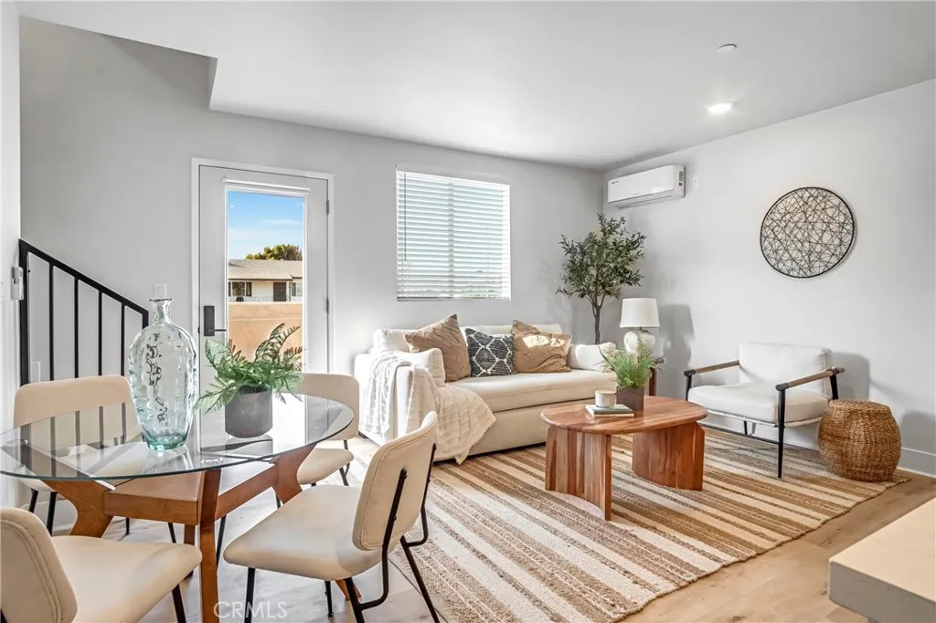 Los Angeles, CA 90047