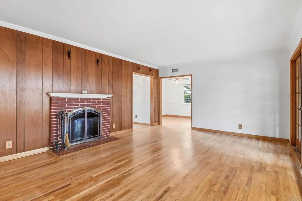 https://cdn.realtyfeed.com/cdn/127/306588474/ff2d28add41046e16b853c075ad25f71.webp