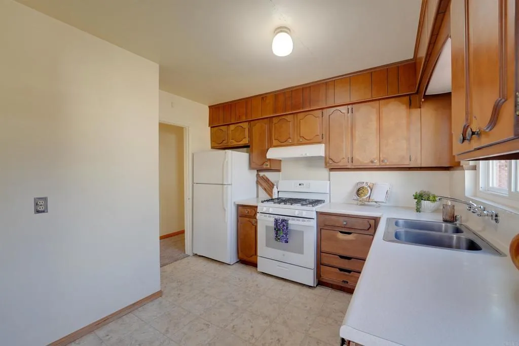https://cdn.realtyfeed.com/cdn/127/306588483/15506e75a830f3893045e3f1d86ee7d3.webp