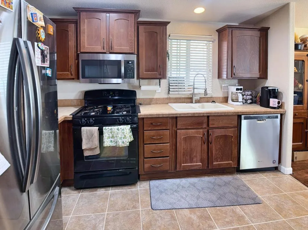 https://cdn.realtyfeed.com/cdn/127/306588578/27242ff9ae508faa2b7c774c3f81ca17.webp