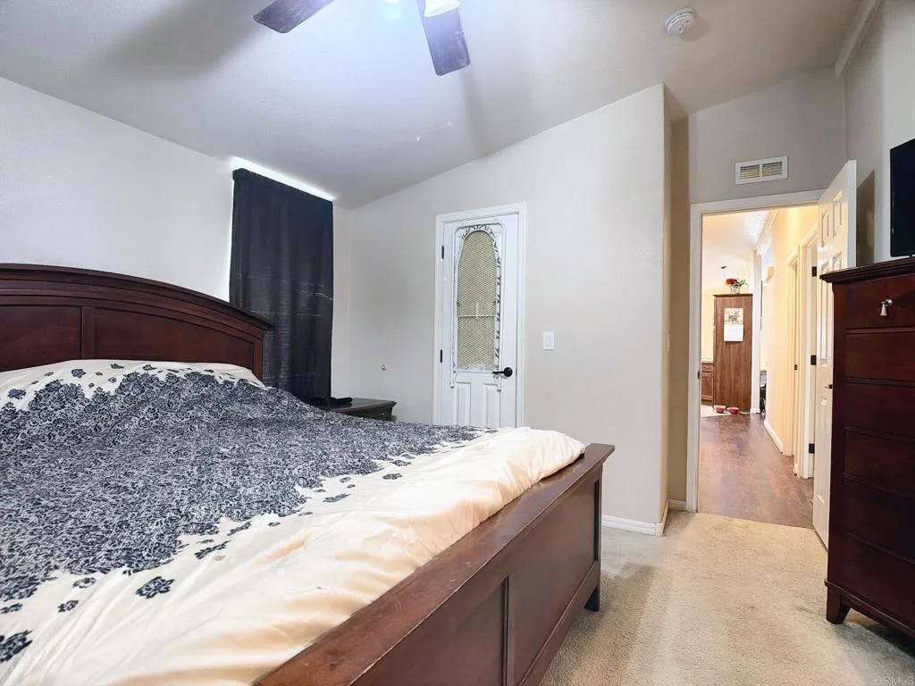 https://cdn.realtyfeed.com/cdn/127/306588578/458dc0eb4d2b581fc090204387992e94.webp