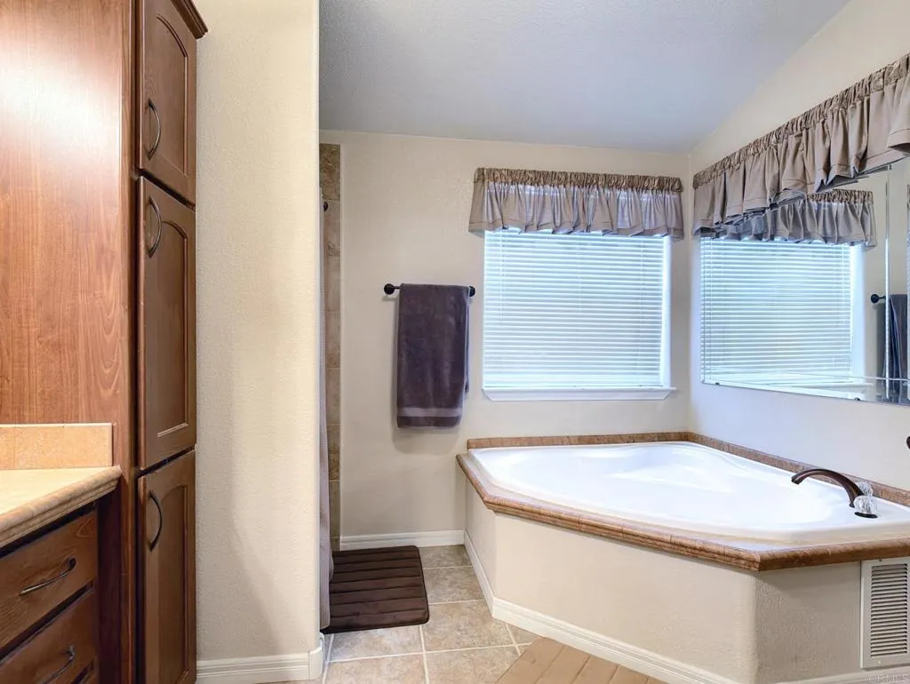 https://cdn.realtyfeed.com/cdn/127/306588578/b17da7760fa9a16145dc65016a4a45a5.webp