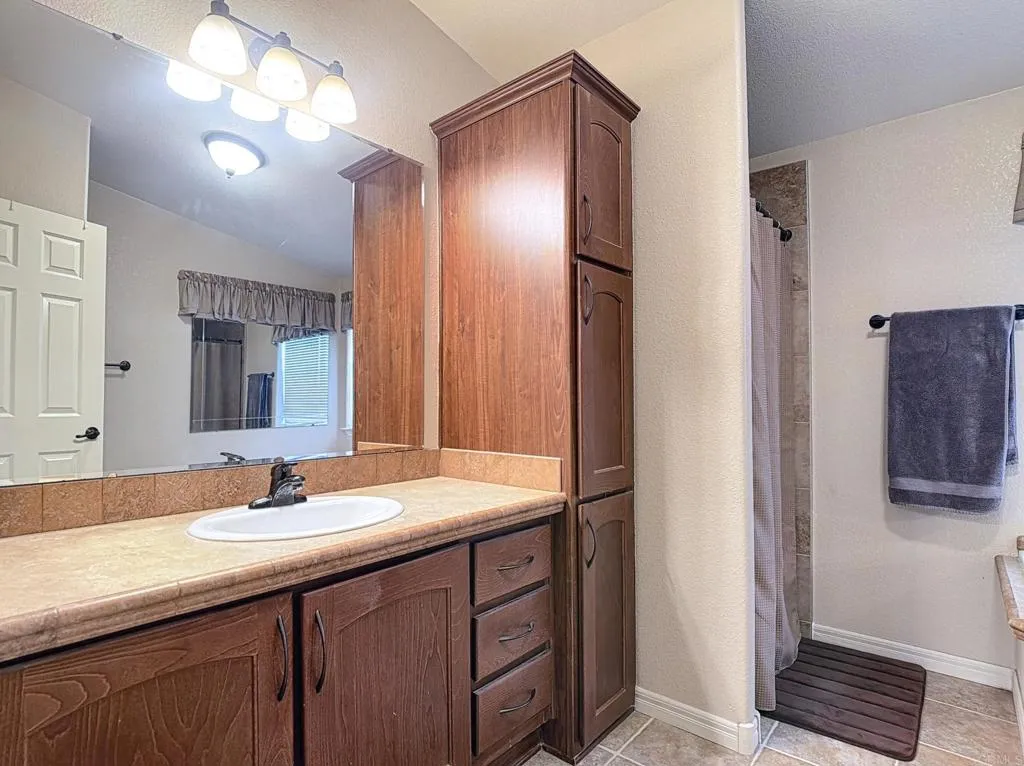 https://cdn.realtyfeed.com/cdn/127/306588578/bbd4396f7a0255010e8997b988339ed8.webp