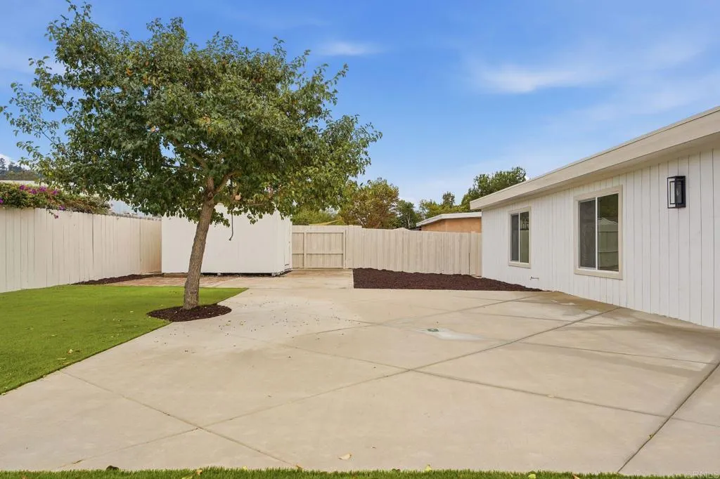 https://cdn.realtyfeed.com/cdn/127/306588658/1d7c3362c982368f049c23be40a367fa.webp