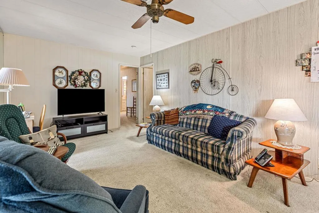 https://cdn.realtyfeed.com/cdn/127/306588683/18c0c5773ca1c5827f8ac25b5433ba64.webp
