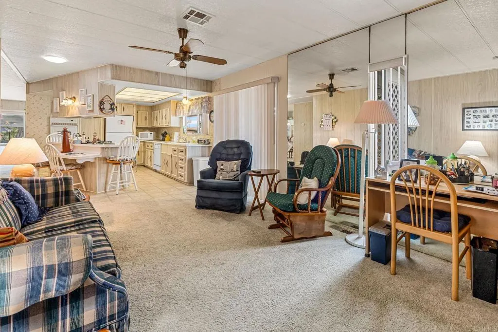 https://cdn.realtyfeed.com/cdn/127/306588683/460a80df3b97e4fea44a1ce9e9650409.webp