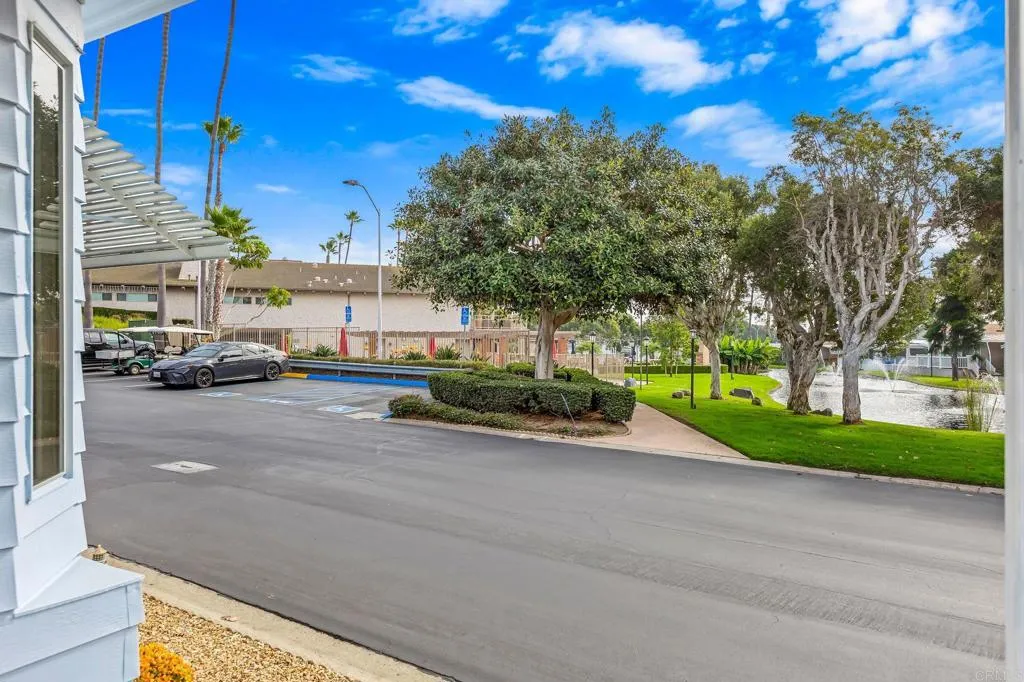 https://cdn.realtyfeed.com/cdn/127/306588683/956b62ba2350d4e36d323e85829fc001.webp