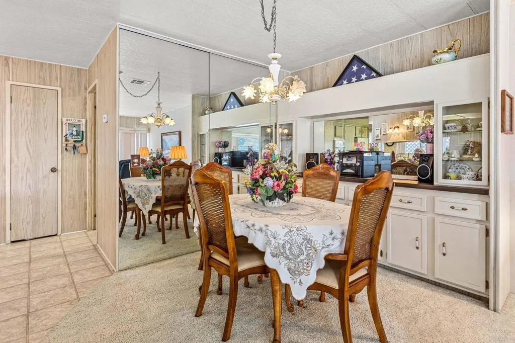 https://cdn.realtyfeed.com/cdn/127/306588683/dba96c178672ada79602b284cc4c758f.webp