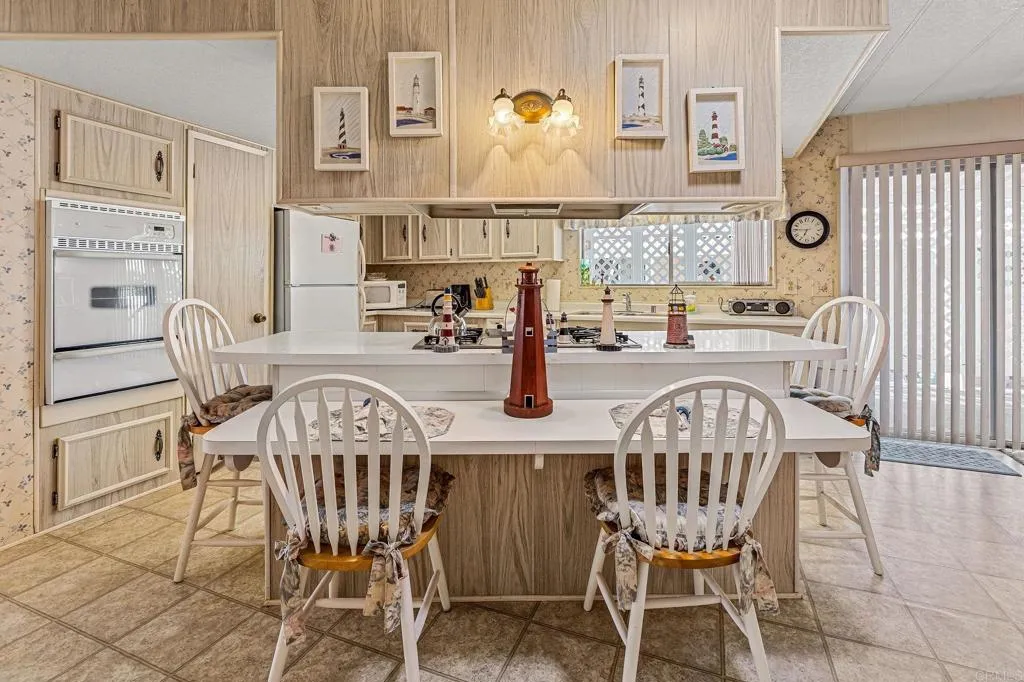 https://cdn.realtyfeed.com/cdn/127/306588683/e036ce3cddce1031a87e118225a39d8d.webp