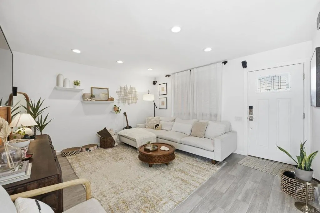 https://cdn.realtyfeed.com/cdn/127/306588738/55c54cd42e33d5f1a4143b383952e772.webp
