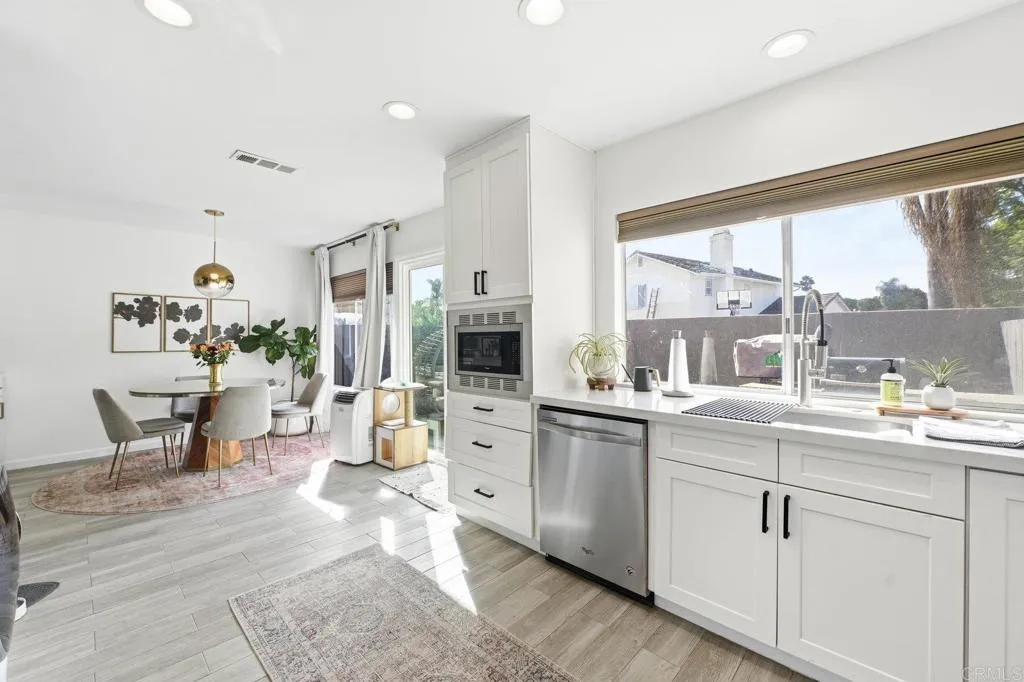 https://cdn.realtyfeed.com/cdn/127/306588738/c404dcbcf999c17b523eb3f802b0895c.webp