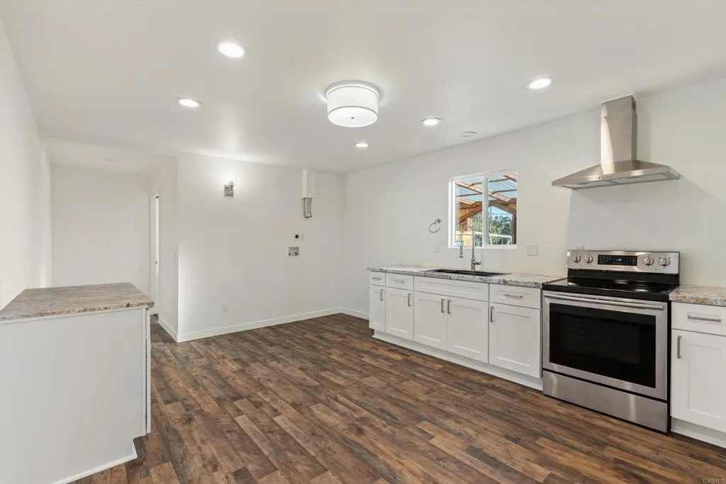 https://cdn.realtyfeed.com/cdn/127/306588742/0aee474f7ead1849fb764abee03402dd.webp