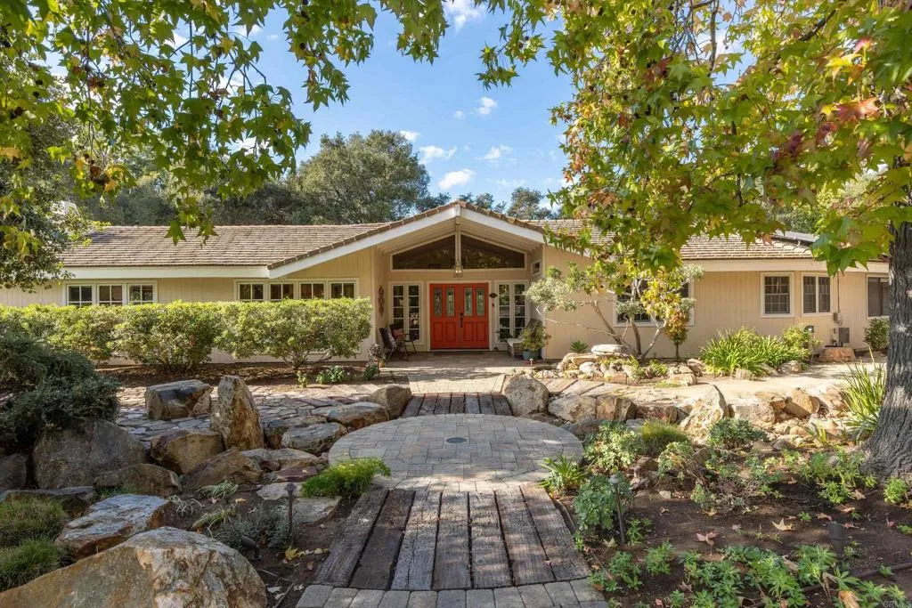 https://cdn.realtyfeed.com/cdn/127/306588742/0ca2861cca5340052ff8c43c78bcd80c.webp