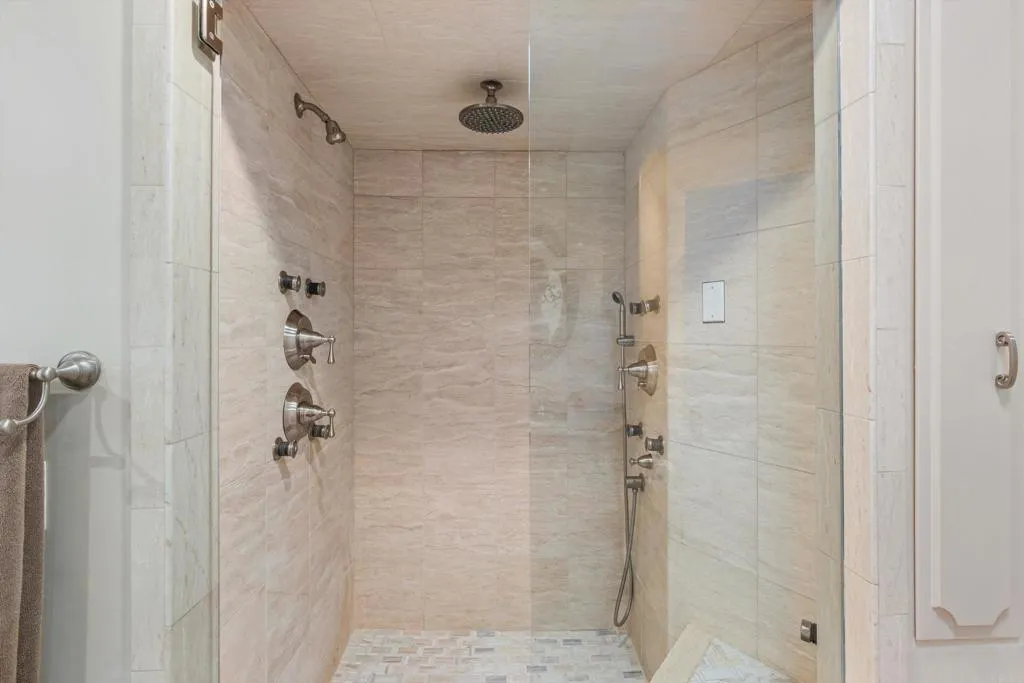 https://cdn.realtyfeed.com/cdn/127/306588742/82c26f1a5af14ac9124ba58517e5ac78.webp