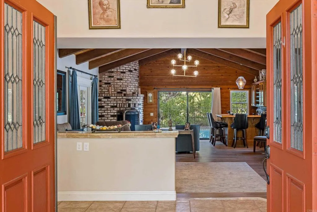 https://cdn.realtyfeed.com/cdn/127/306588742/881306a30fefad7b4ad7b38cb0852036.webp