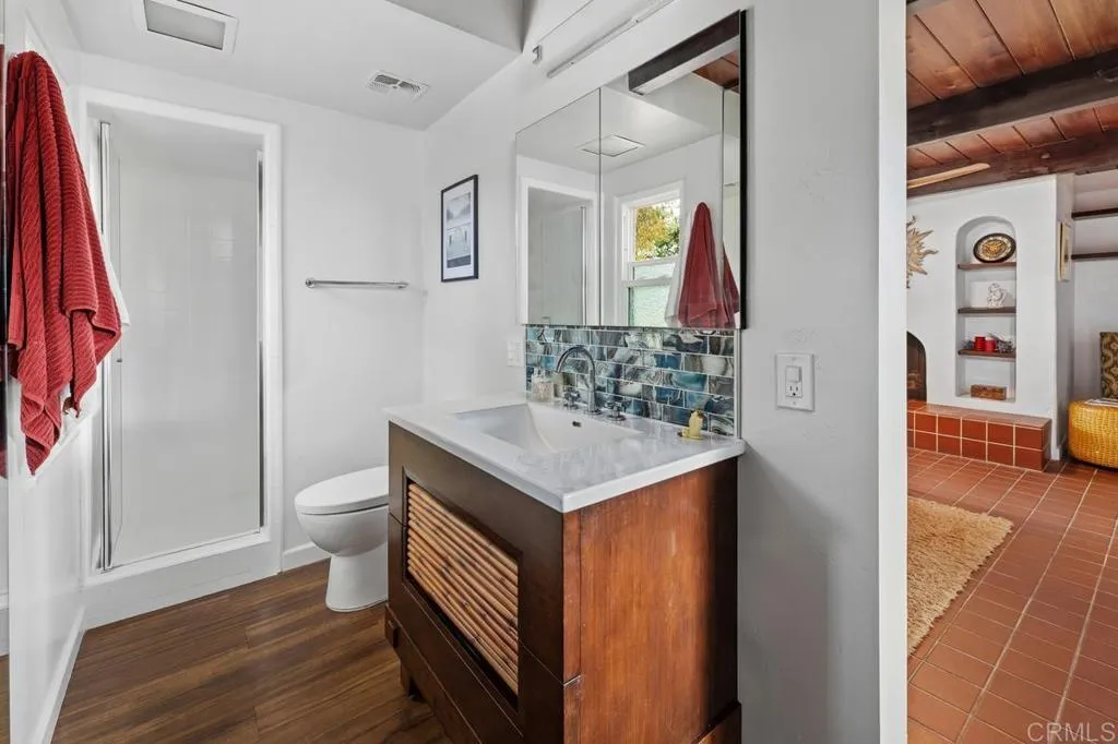 https://cdn.realtyfeed.com/cdn/127/306588802/372292c940e3531292fb813f86a5a1b2.webp