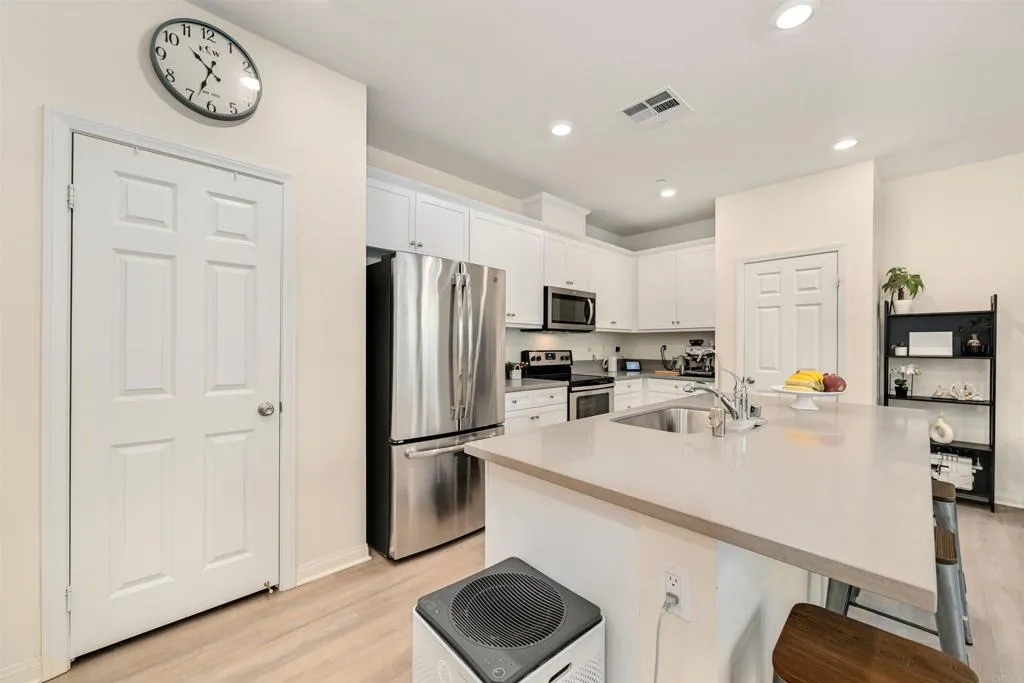 Photo #8: NDP2510855 Listing: Photo #8