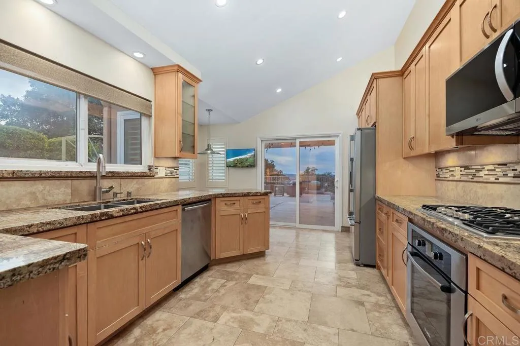https://cdn.realtyfeed.com/cdn/127/306588856/241de753f995657aabee31a98ddb3451.webp