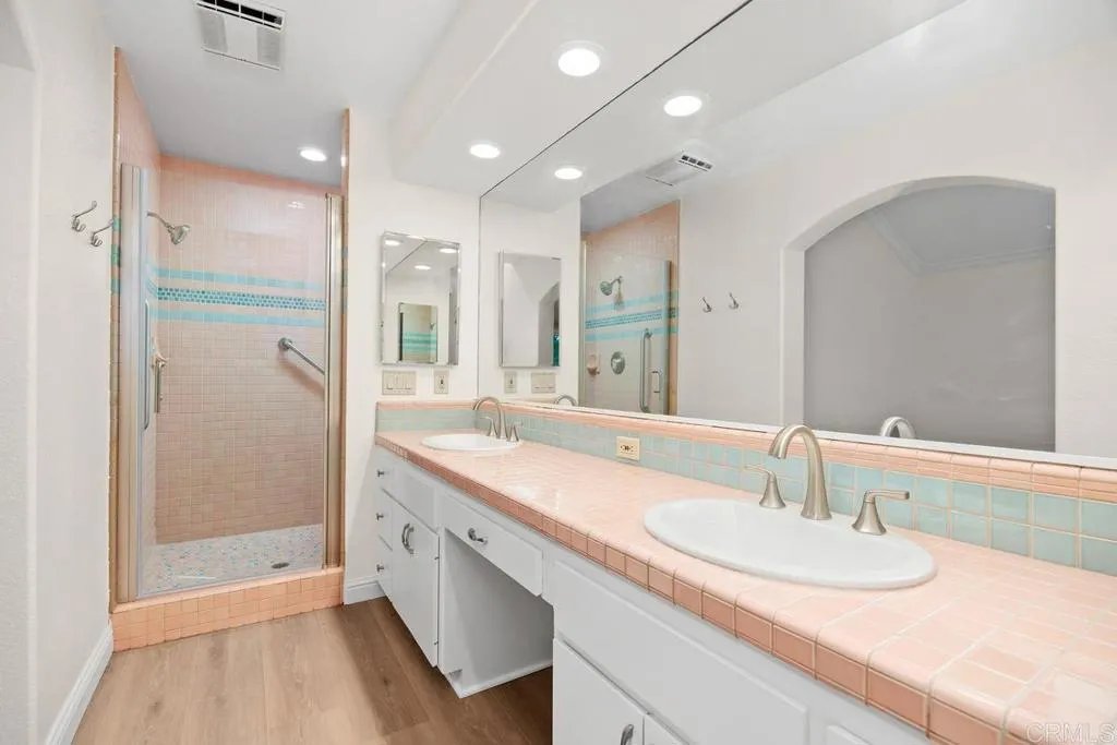 https://cdn.realtyfeed.com/cdn/127/306588856/b66e656833b0fc3e28cf35cc525c8524.webp