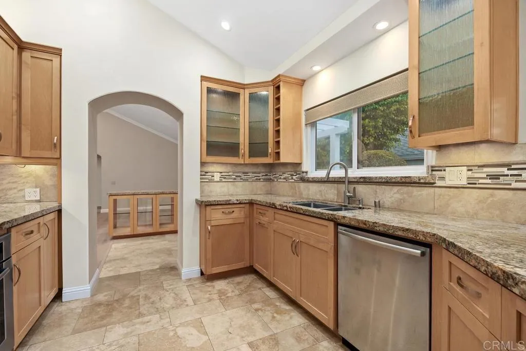 https://cdn.realtyfeed.com/cdn/127/306588856/e89449e7c02f78710ca51a7faa0134b4.webp