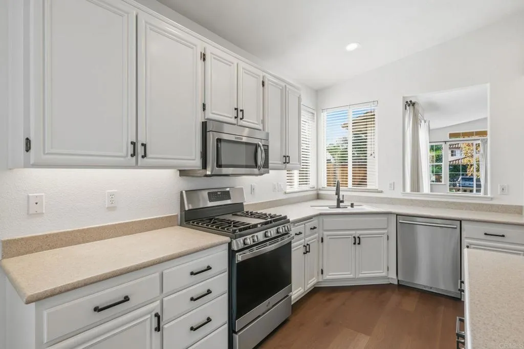https://cdn.realtyfeed.com/cdn/127/306588861/9d6984ae75416c183eb495b37680a06f.webp