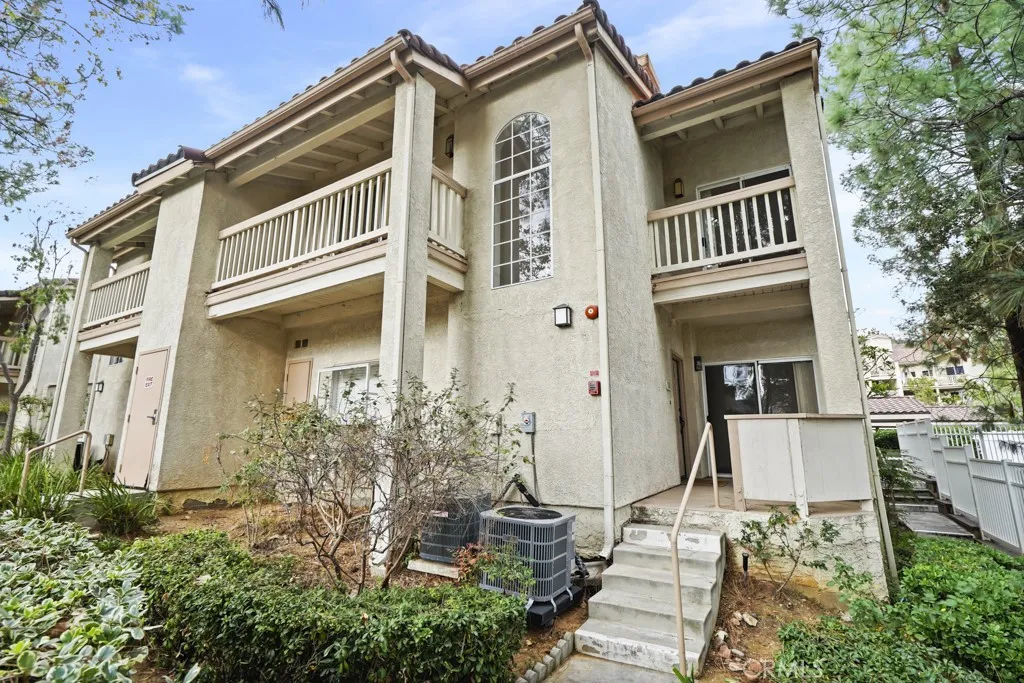 5824 Oak Bend Unit 108, Oak Park, CA 91377