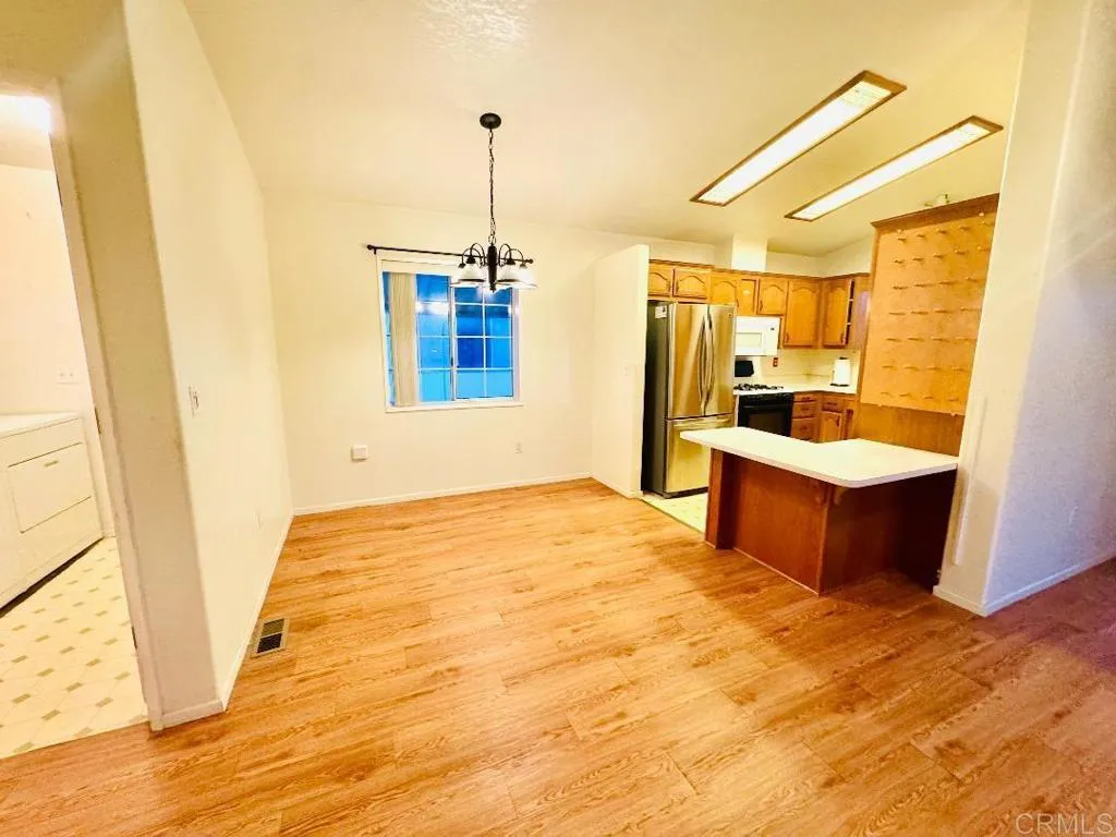 https://cdn.realtyfeed.com/cdn/127/306588971/3bd679bd38220d452327f6248c1b12de.webp