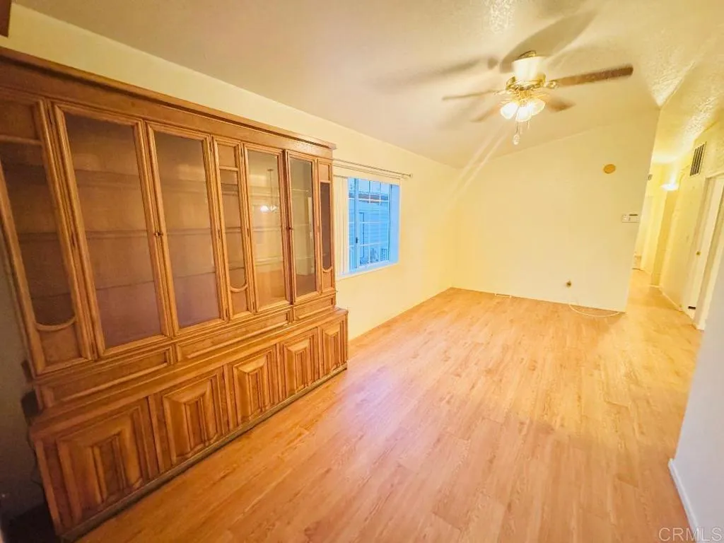 https://cdn.realtyfeed.com/cdn/127/306588971/51be2fb1eb2c15af569967a8a3a64b12.webp