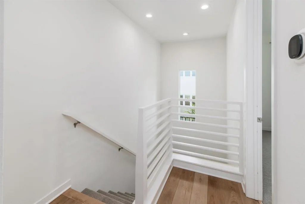 https://cdn.realtyfeed.com/cdn/127/306589077/7c0e4808549242e461774f2b66730593.webp