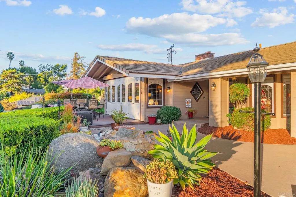 https://cdn.realtyfeed.com/cdn/127/306589133/914cac890a143a768f99358c15885780.webp