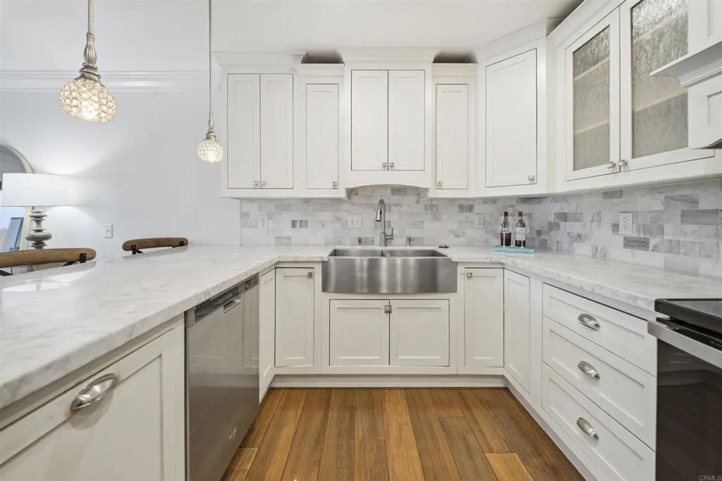 https://cdn.realtyfeed.com/cdn/127/306589146/2c013405b37124dde56d48f64f0556a6.webp