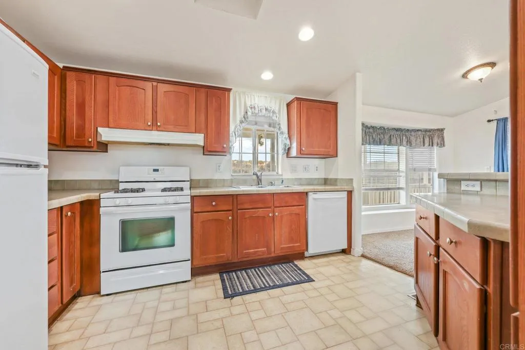 https://cdn.realtyfeed.com/cdn/127/306589374/afe84a94050727dae6a66f2ea6a03209.webp