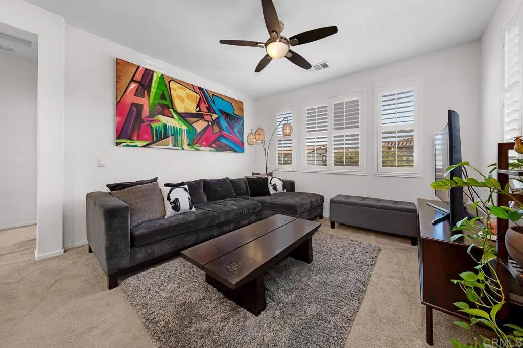 https://cdn.realtyfeed.com/cdn/127/306589417/915738436416e44376d998b3a4d19224.webp