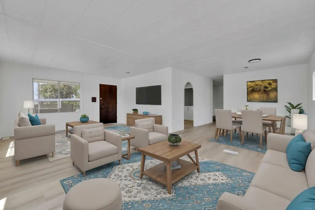 https://cdn.realtyfeed.com/cdn/127/306589420/0cfe37a07de1b8527b614f134bb7d029.webp