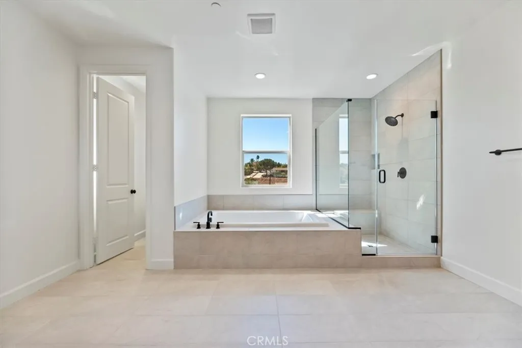 https://cdn.realtyfeed.com/cdn/127/306589436/cec03051449e39ce0ae13fdc258bbd2a.webp