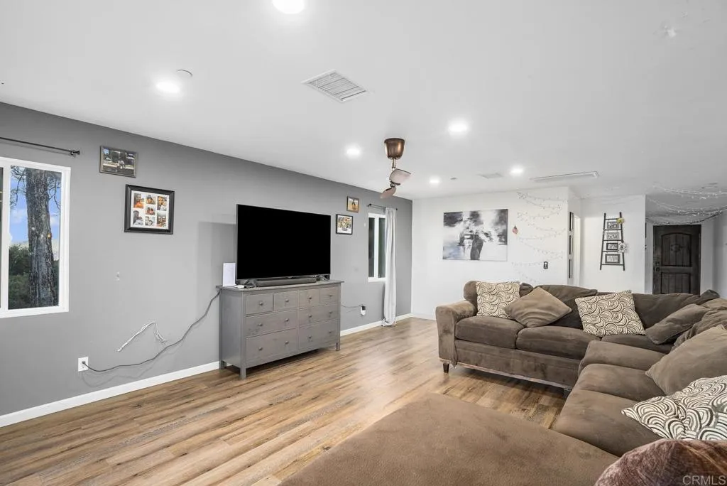 https://cdn.realtyfeed.com/cdn/127/306589437/4ae52a74460cde4d69e821c2c452d0d9.webp