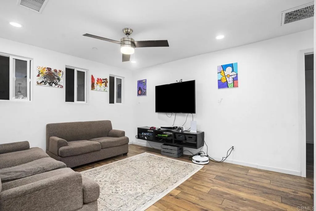 https://cdn.realtyfeed.com/cdn/127/306589437/c1e97331bf118a527b1231226eaba8c2.webp
