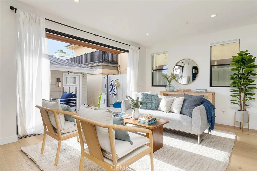 https://cdn.realtyfeed.com/cdn/127/306589516/850dfaf122a69f661f5d4f0ac703691e.webp