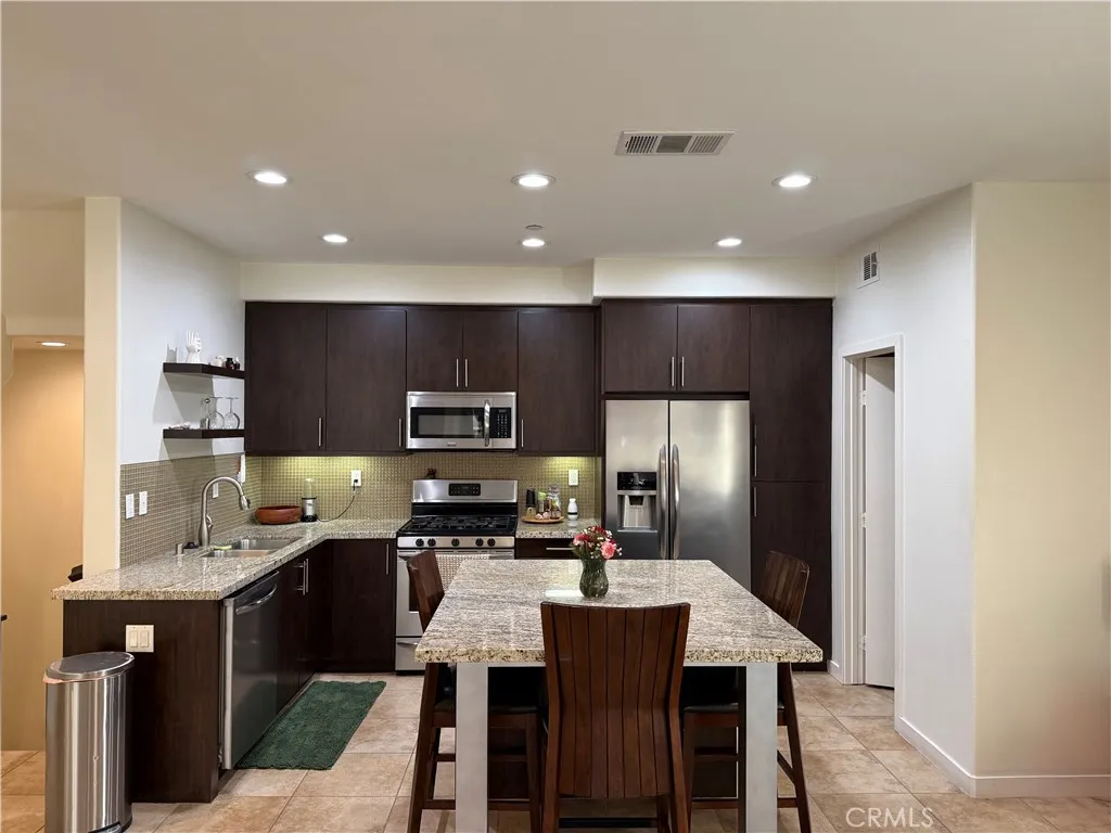 Photo #7: TR25261265 Listing: Photo #7