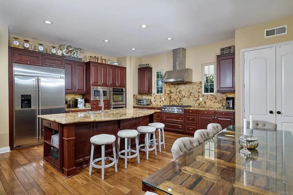 https://cdn.realtyfeed.com/cdn/127/306589524/2fc5e7444c07780b792ab64177ce1978.webp