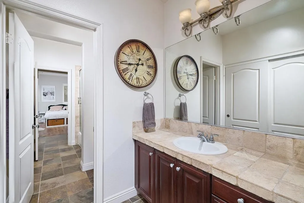 https://cdn.realtyfeed.com/cdn/127/306589524/30594351434eff71c760dd456b247627.webp