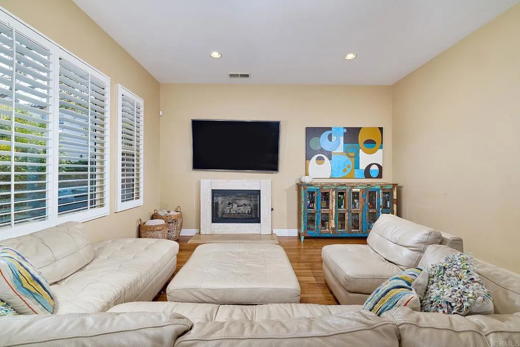 https://cdn.realtyfeed.com/cdn/127/306589524/a939223a3b464598d2fca61a1e0e5a1b.webp