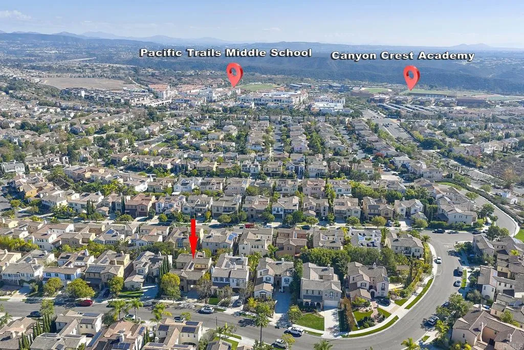 https://cdn.realtyfeed.com/cdn/127/306589524/adc22f647f9e41d3880b5f57b900049f.webp