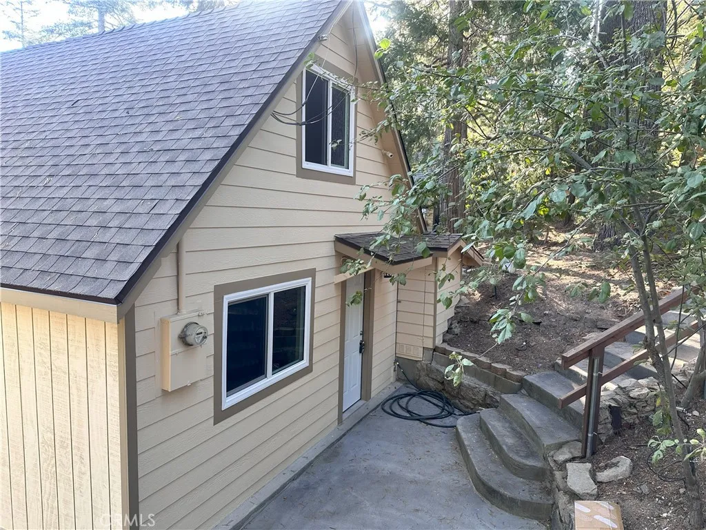 25619 Lo, Twin Peaks, CA 92391 - Photo 3 of 32, Twin Peaks, CA