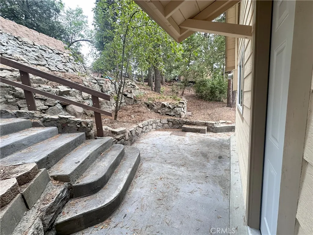 25619 Lo, Twin Peaks, CA 92391 - Photo 4 of 32, Twin Peaks, CA